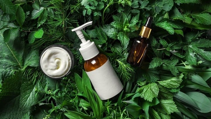 Advantages Of Herbal Cosmetics Over Chemical Beauty Products